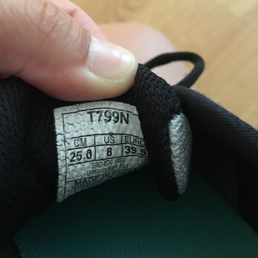 ASICS Running Shoe - Picture 7 of 8